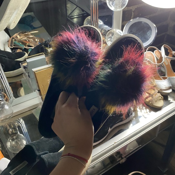 Steve Madden platform slip on with pompoms - Picture 1 of 3
